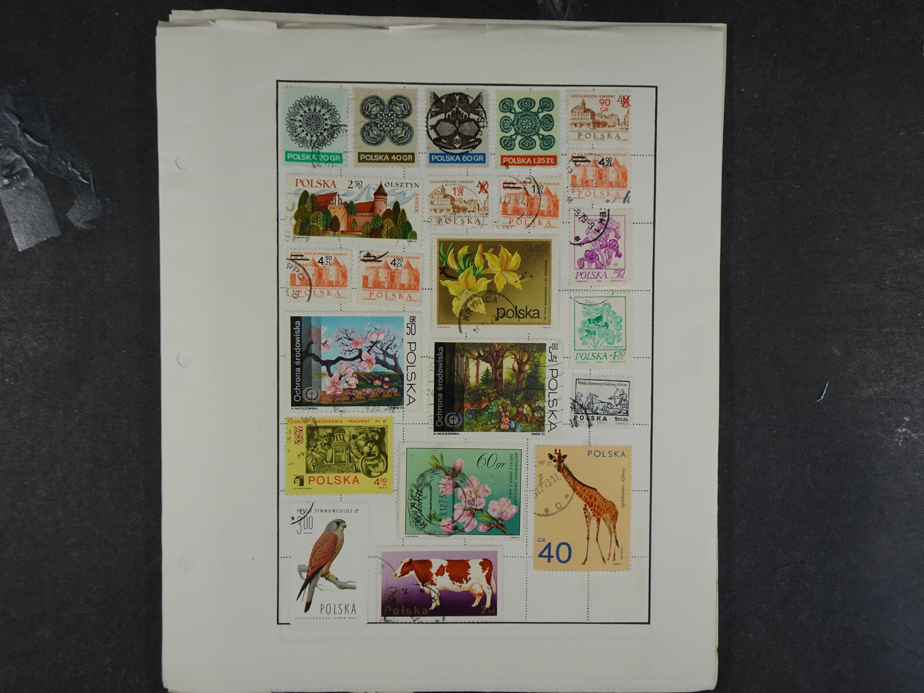 Doos met velerlei verrassingen waar onder betere zegels.
FUNDGRUBE. 340