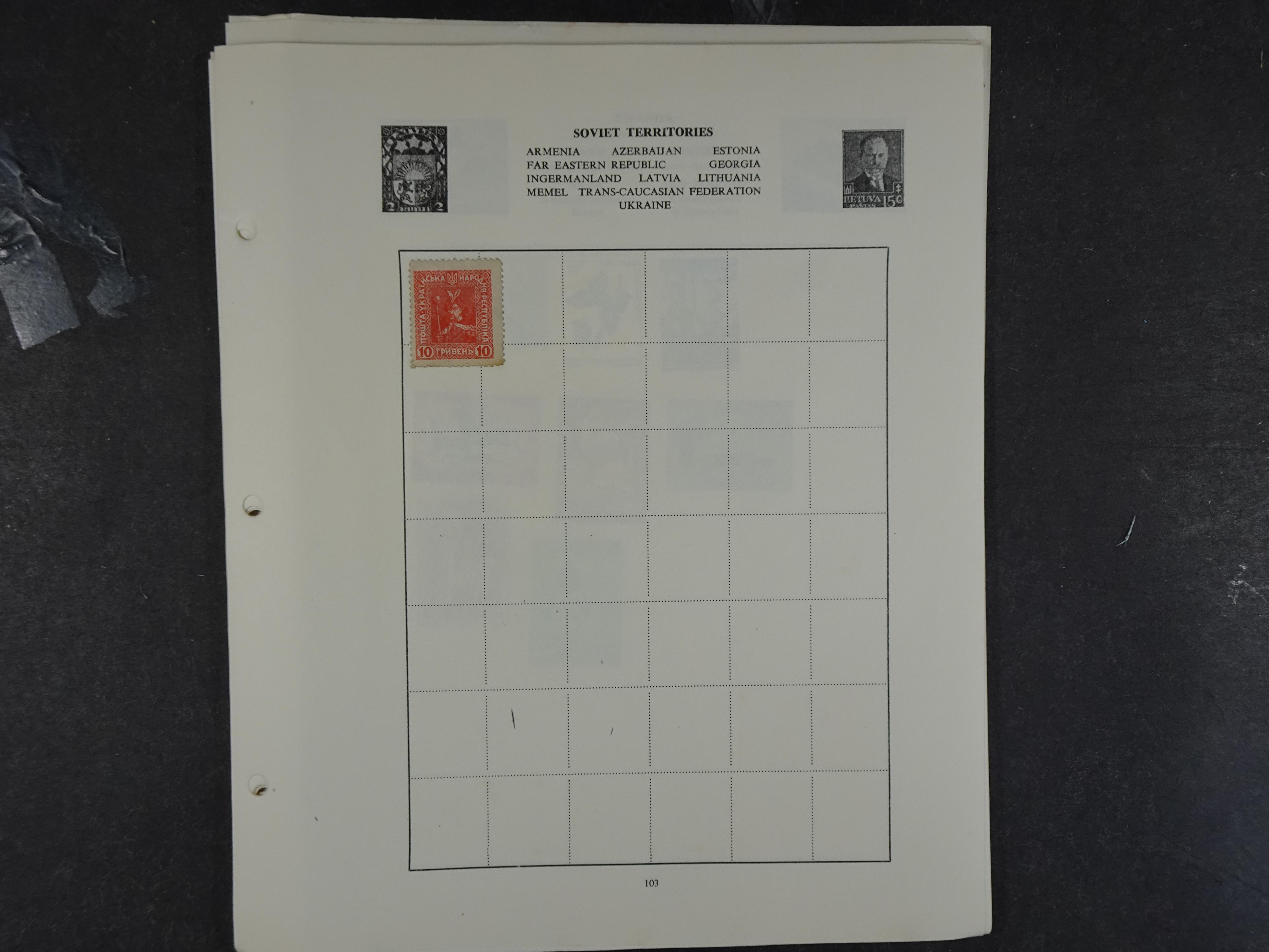 Doos met velerlei verrassingen waar onder betere zegels.
FUNDGRUBE. 344