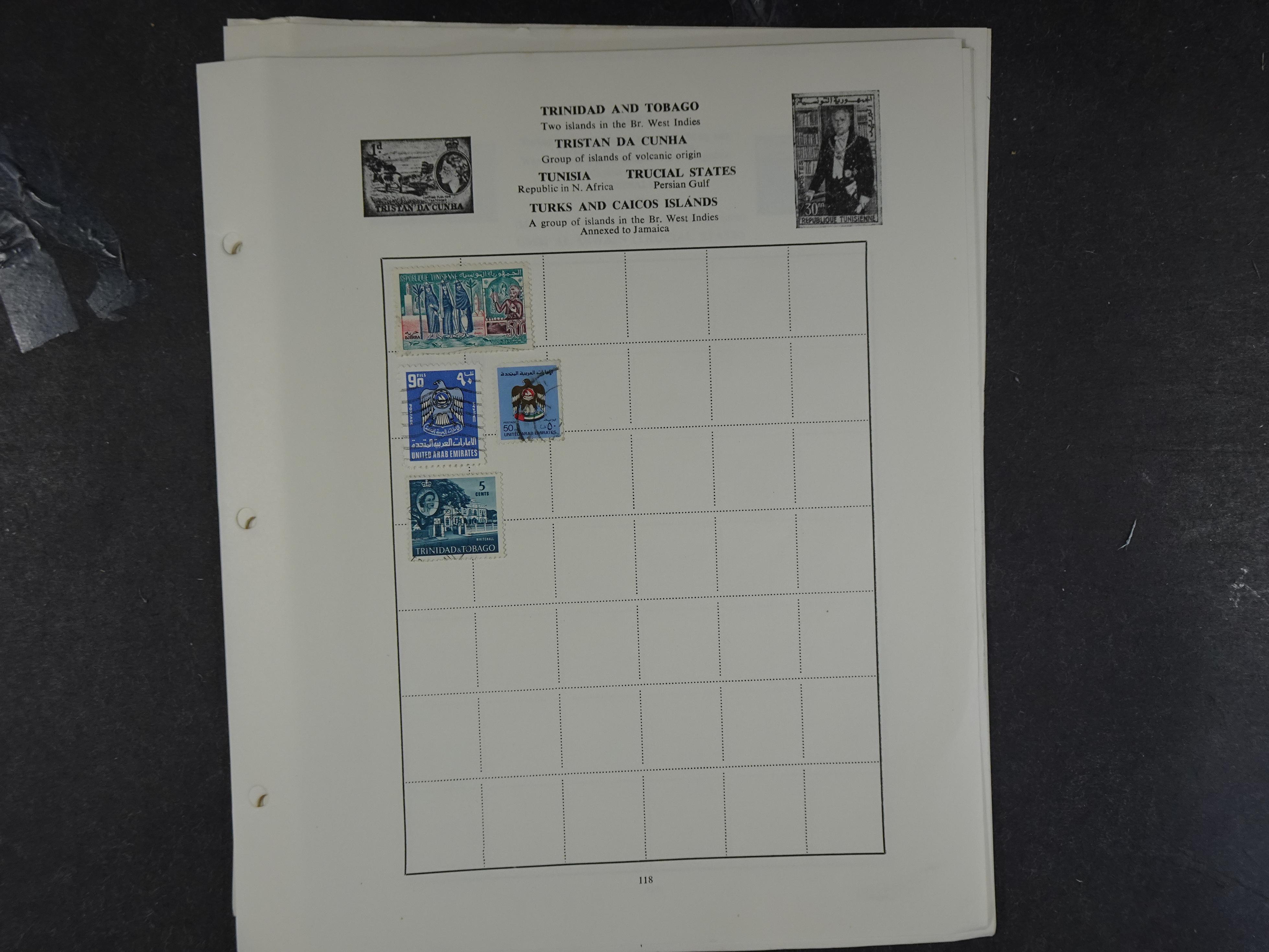 Doos met velerlei verrassingen waar onder betere zegels.
FUNDGRUBE. 355