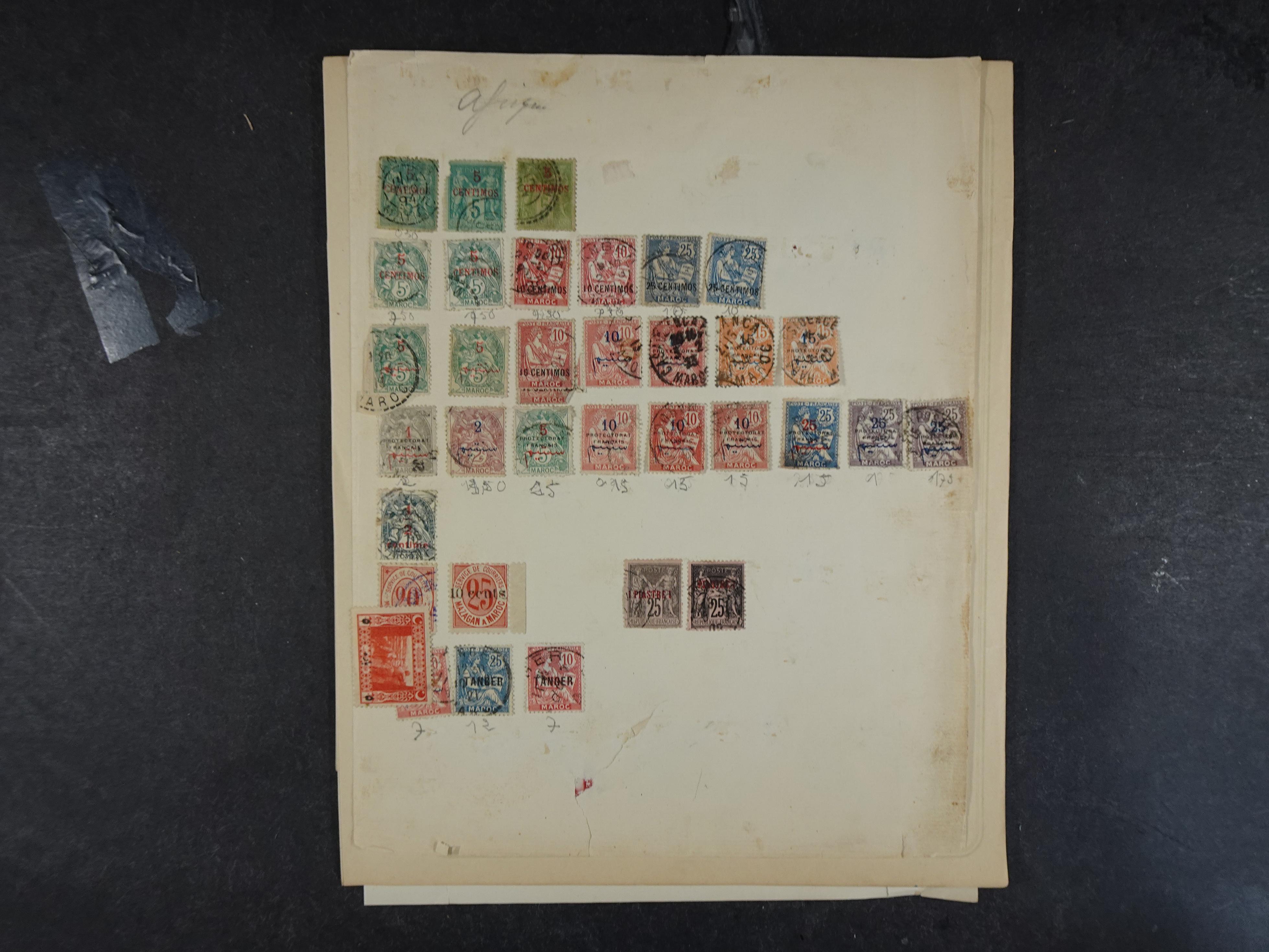 Doos met velerlei verrassingen waar onder betere zegels.
FUNDGRUBE. 368