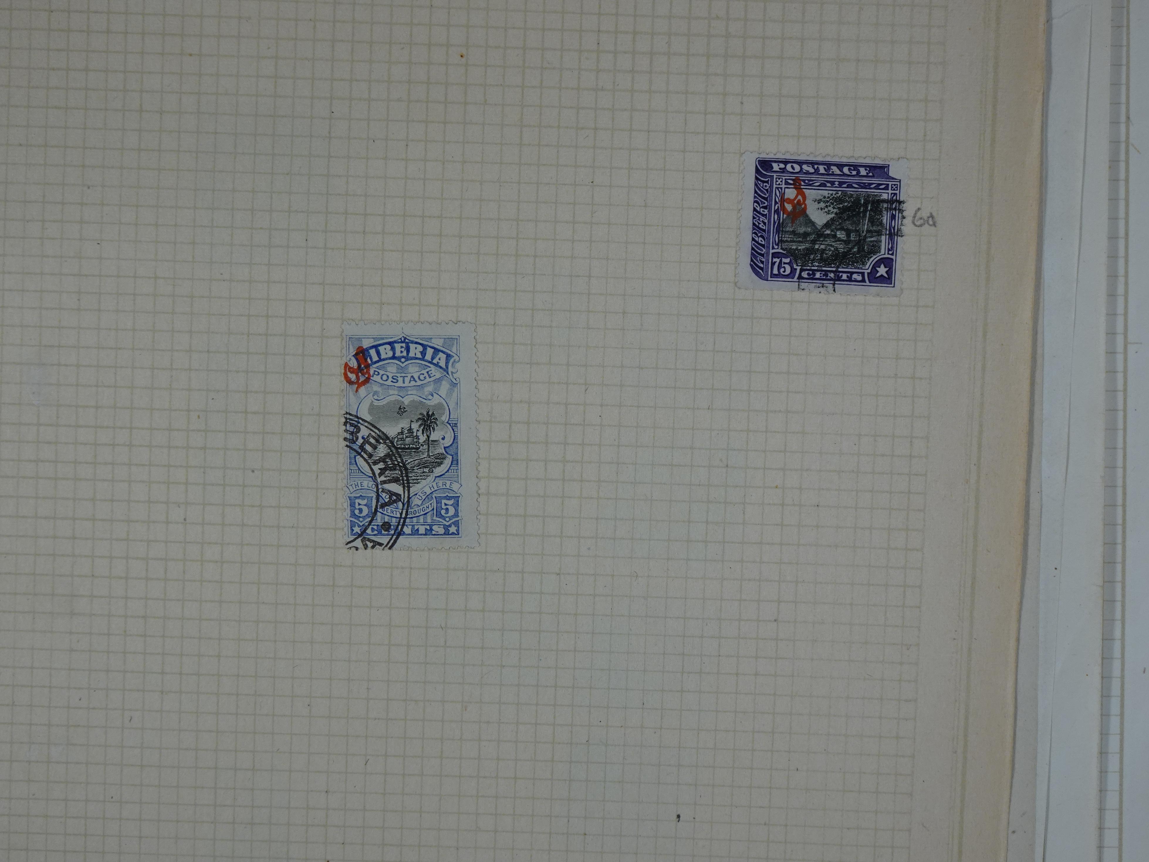 Doos met velerlei verrassingen waar onder betere zegels.
FUNDGRUBE. 370