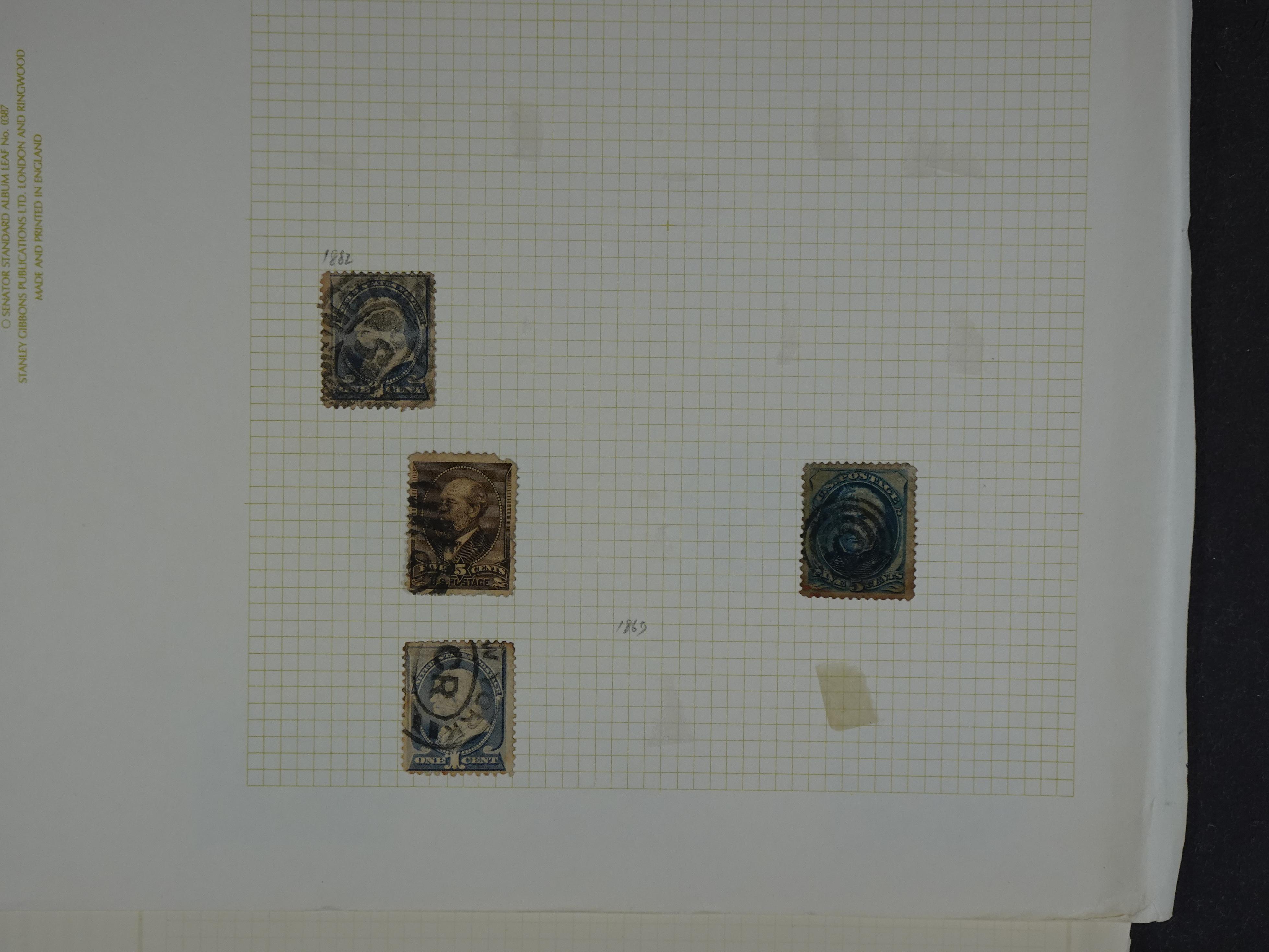 Doos met velerlei verrassingen waar onder betere zegels.
FUNDGRUBE. 378