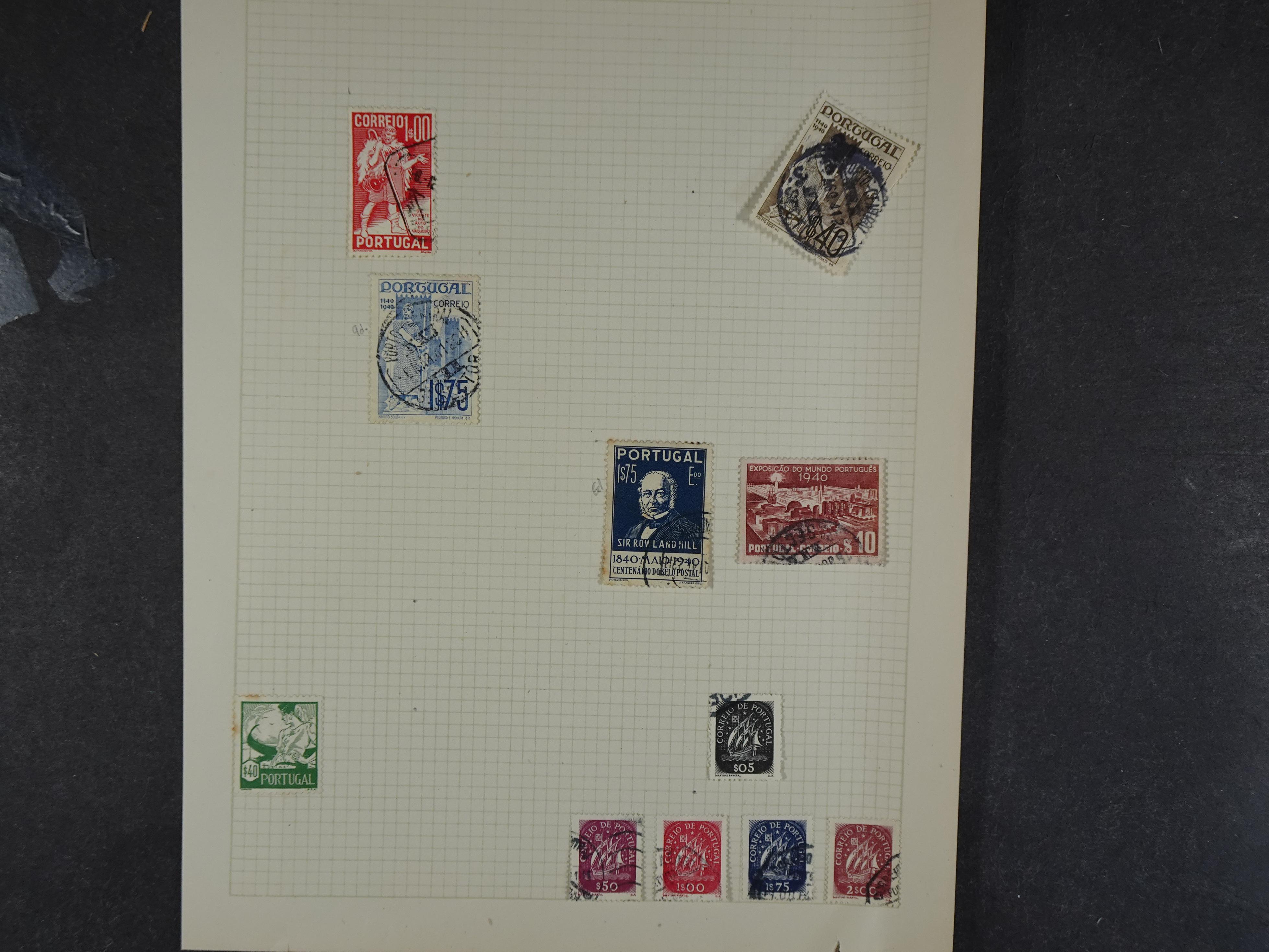 Doos met velerlei verrassingen waar onder betere zegels.
FUNDGRUBE. 381