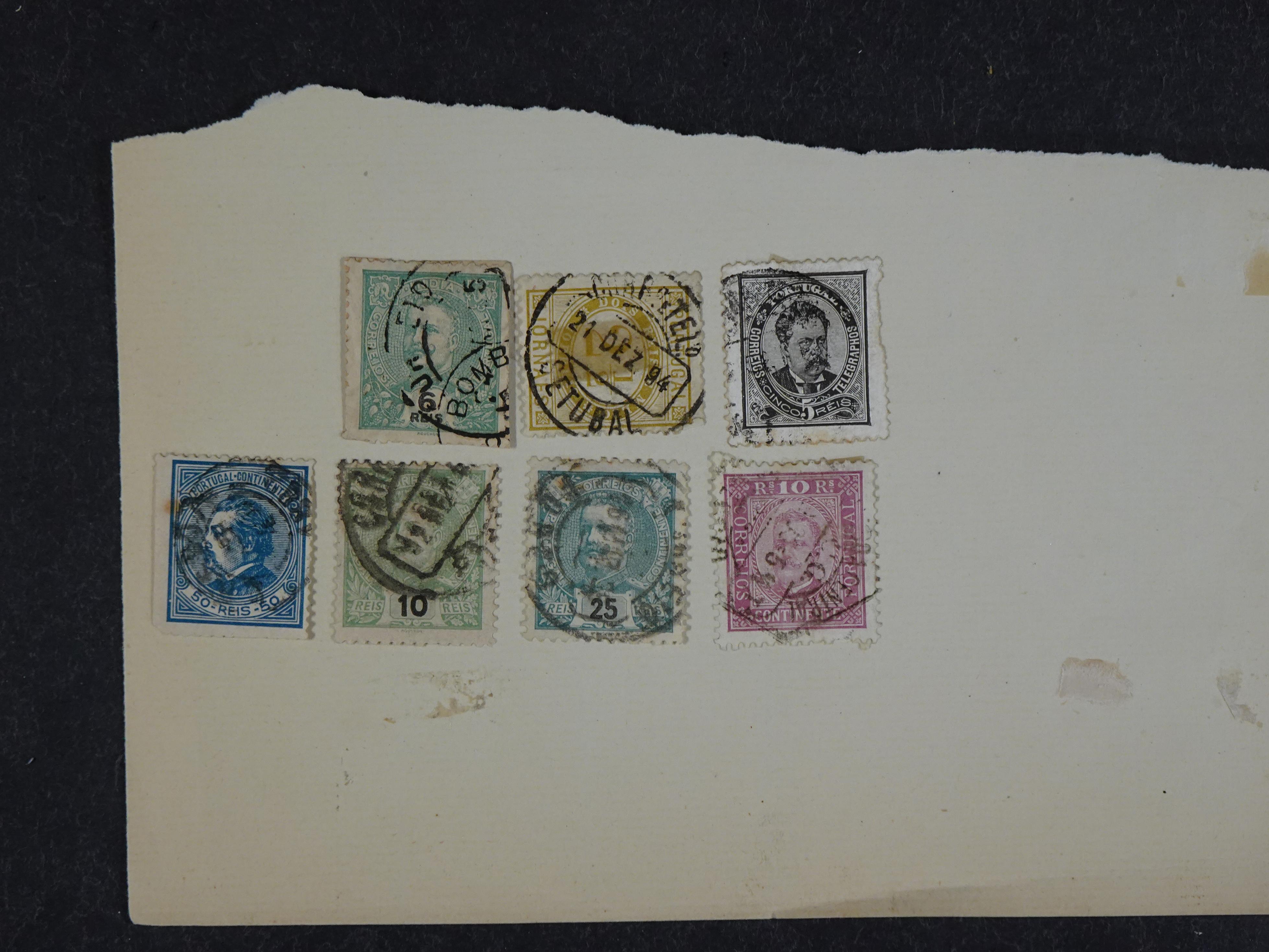 Doos met velerlei verrassingen waar onder betere zegels.
FUNDGRUBE. 383