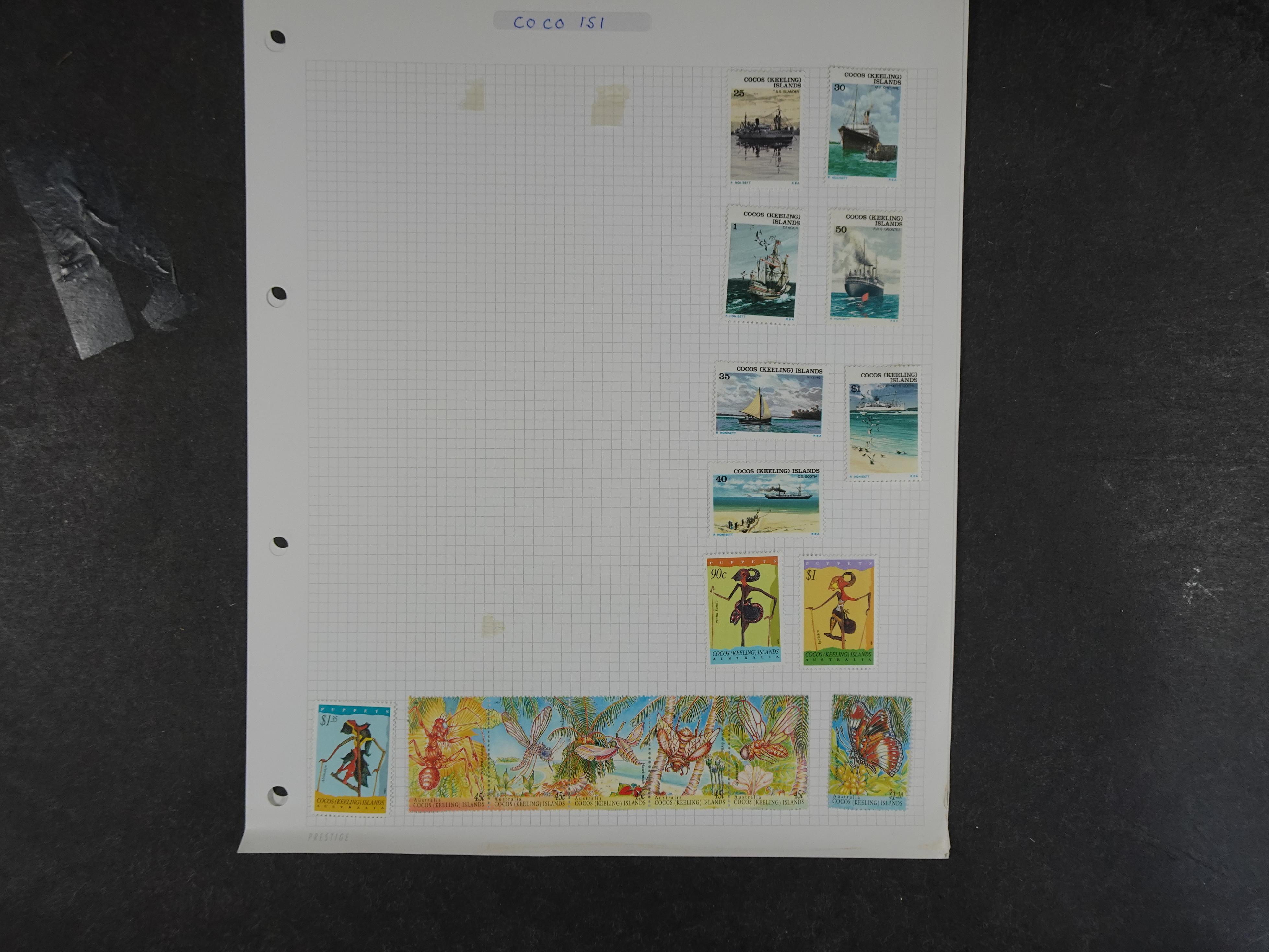 Doos met velerlei verrassingen waar onder betere zegels.
FUNDGRUBE. 405