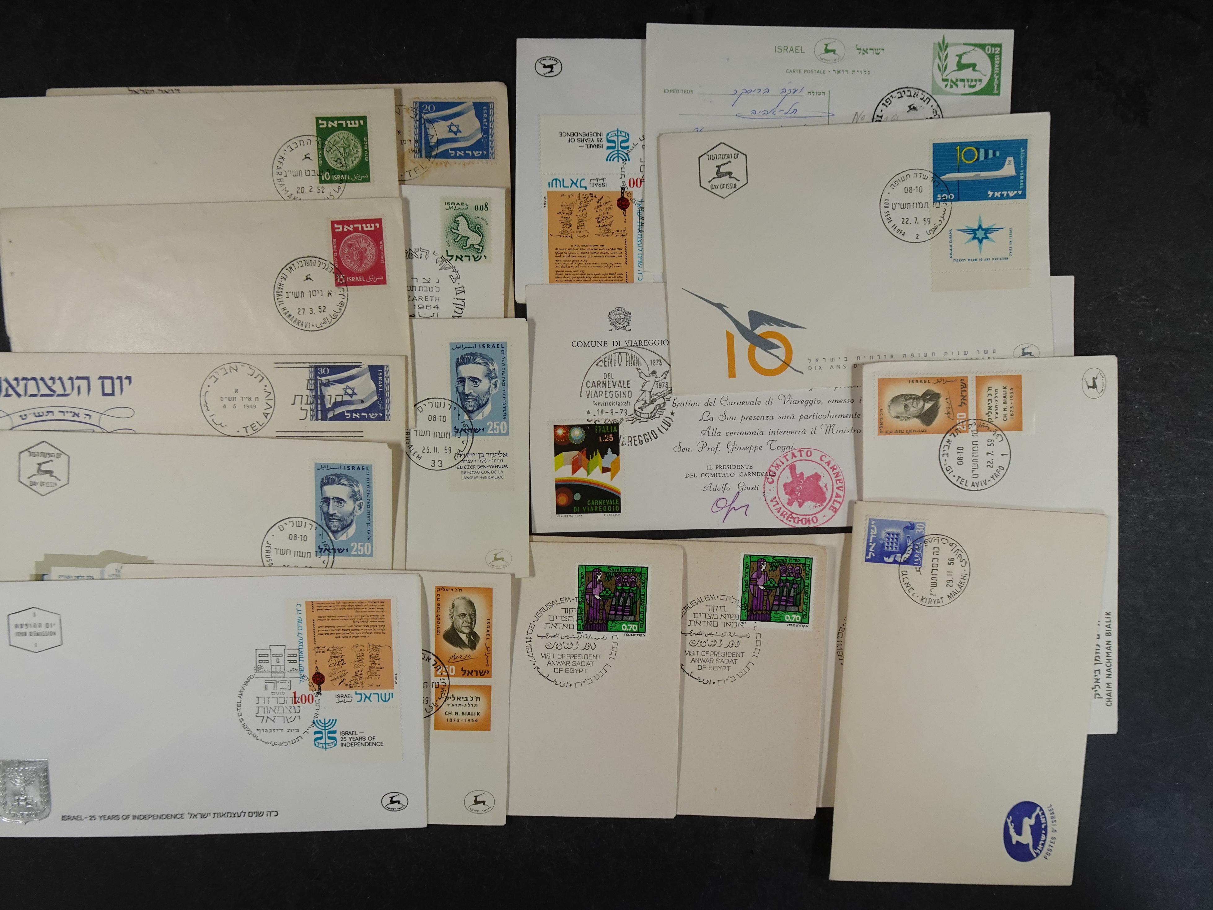 Doos met velerlei verrassingen waar onder betere zegels.
FUNDGRUBE. 415